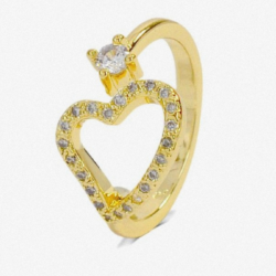 Bague cœur dorée avec zircons.