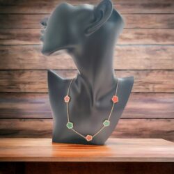 Collier trèfle vert et rouge