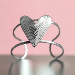 Bracelet manchette cœur argenté