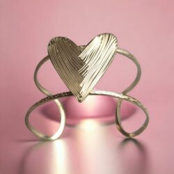 Bracelet manchette cœur doré